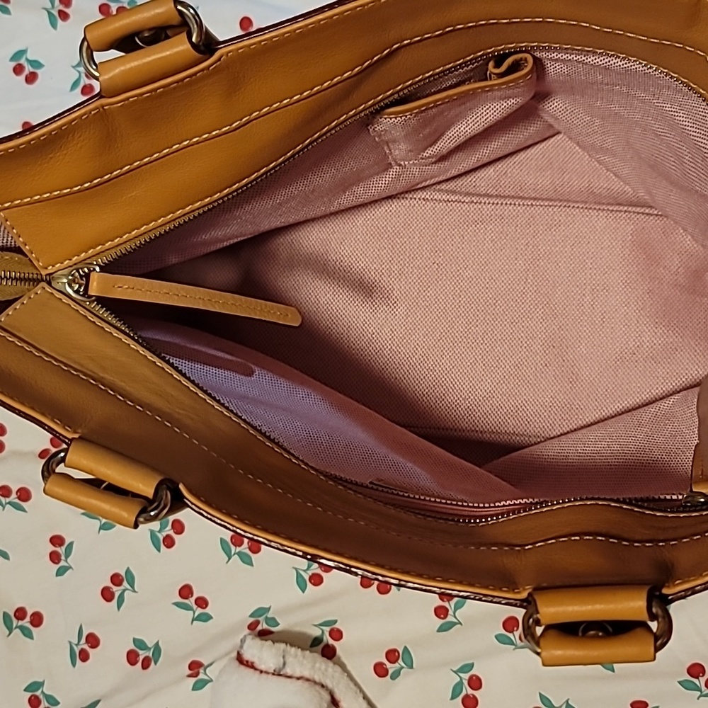 Dooney & Bourke - Picture 10 of 15